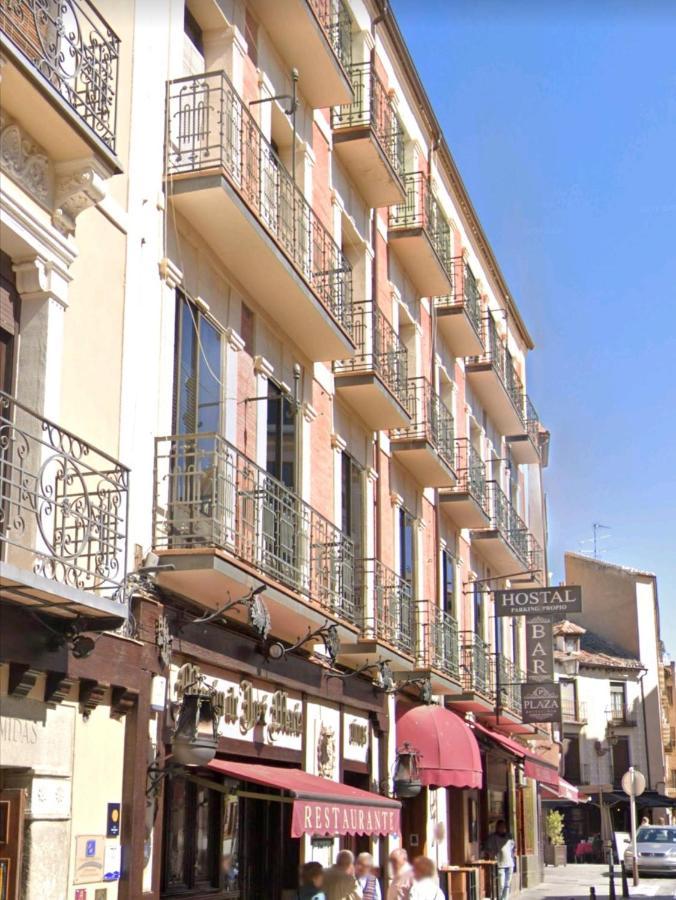 Hostal Plaza Сеговия Экстерьер фото