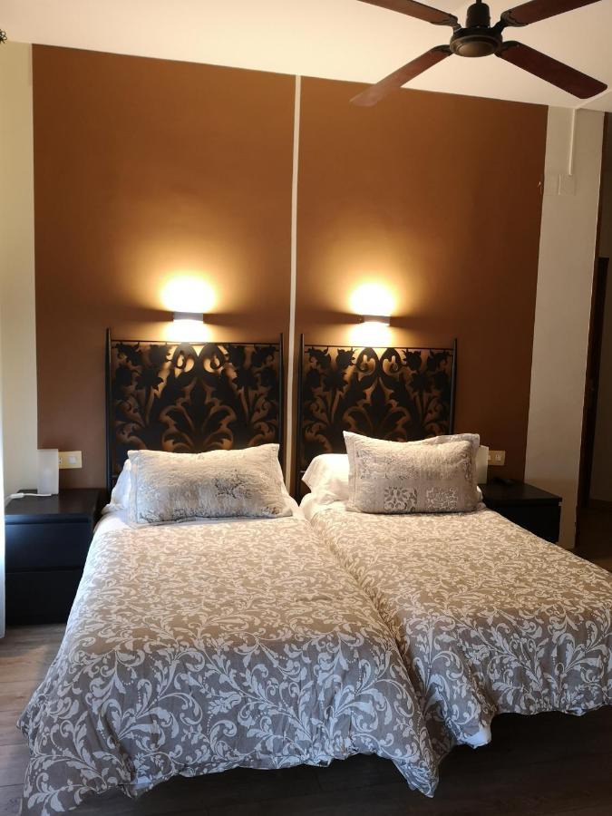 Hostal Plaza Сеговия Экстерьер фото