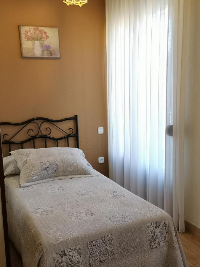 Hostal Plaza Сеговия Экстерьер фото