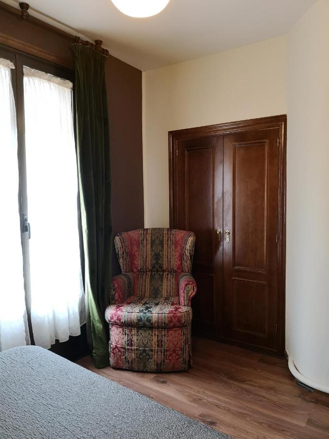 Hostal Plaza Сеговия Экстерьер фото