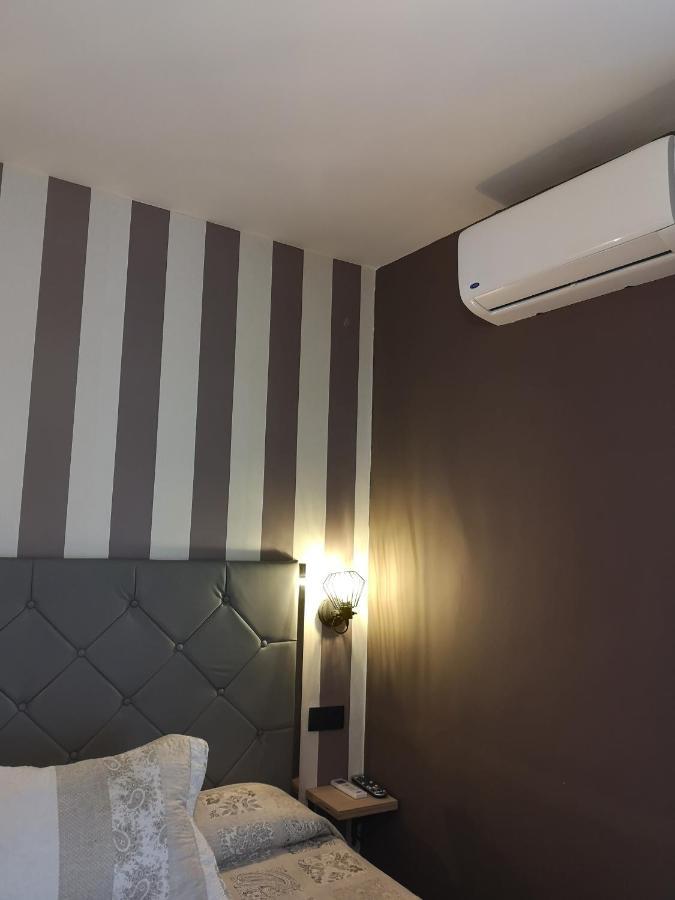 Hostal Plaza Сеговия Экстерьер фото