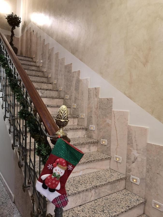 Hostal Plaza Сеговия Экстерьер фото
