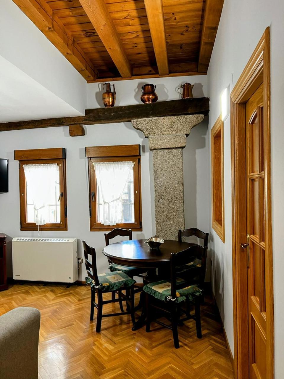 Hostal Plaza Сеговия Экстерьер фото